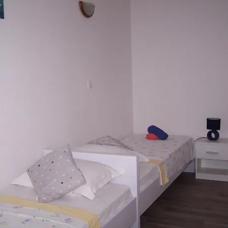 Apartments Sestan Novalja Exterior photo