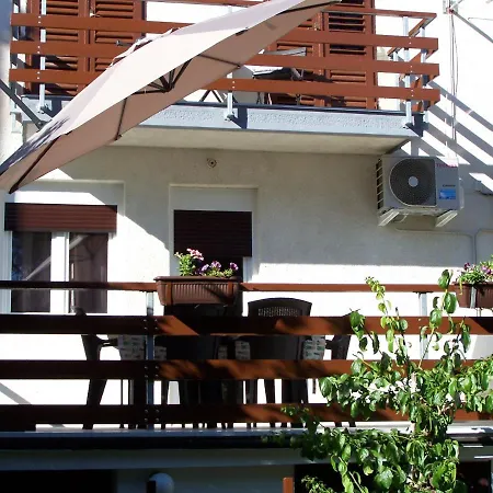 Apartments Sestan Novalja Exterior photo
